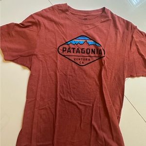 Patagonia men’s medium graphic tee